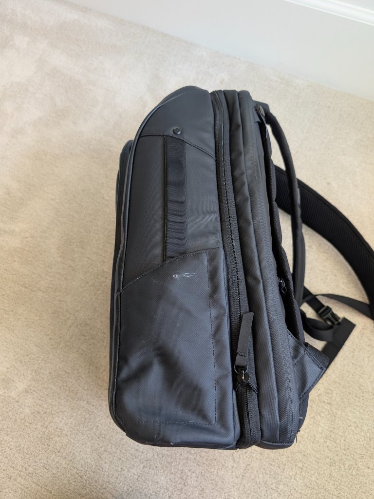 Nomatic 20l30l Travel & Business Backpack Sleek Minimalist Design Black — image 4 of 8